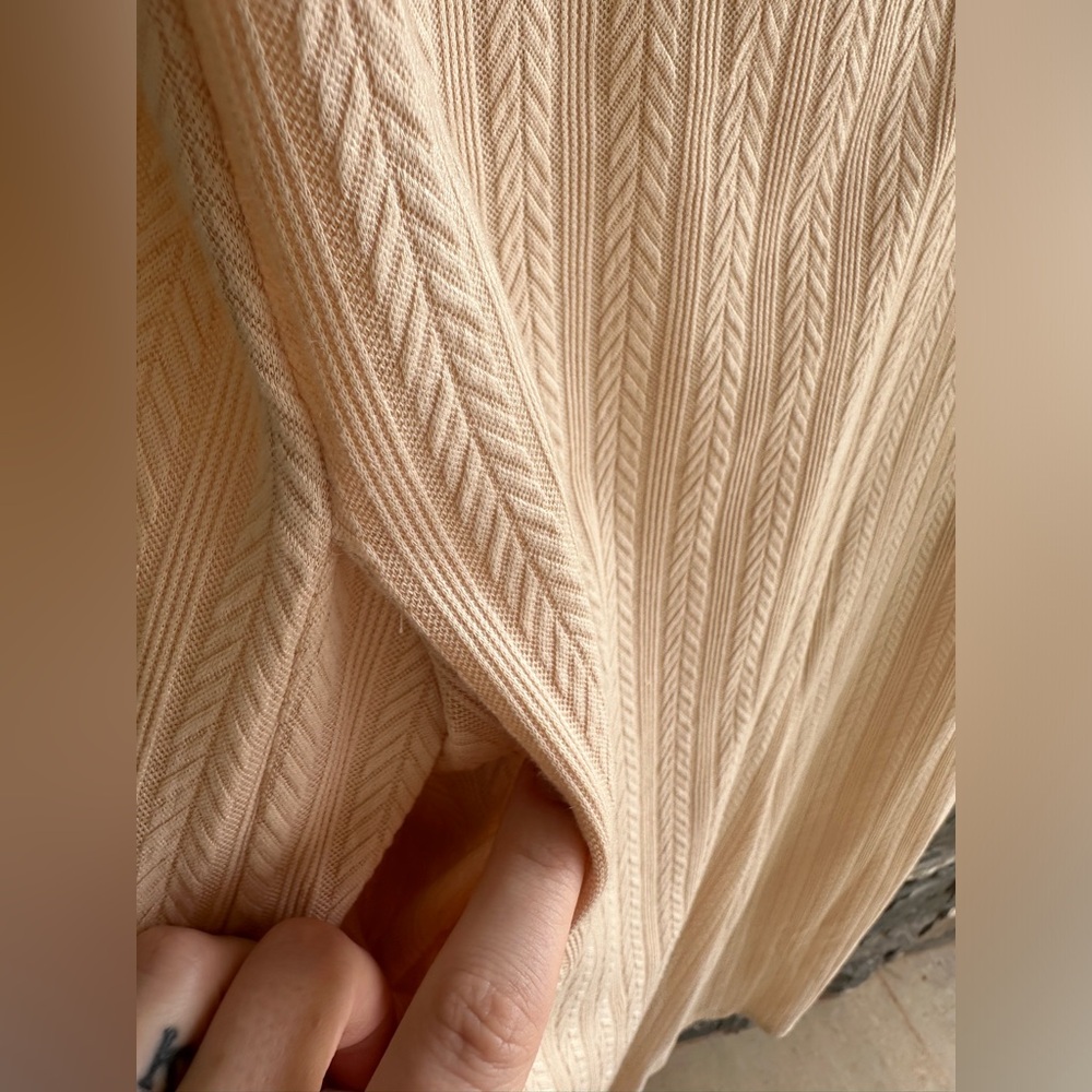Sleeveless Cream Top - Picture 3 of 7